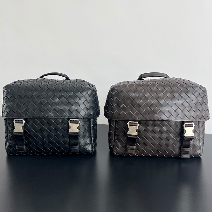 bottega veneta postino full intrecciato leather messenger crossbody bag #776524